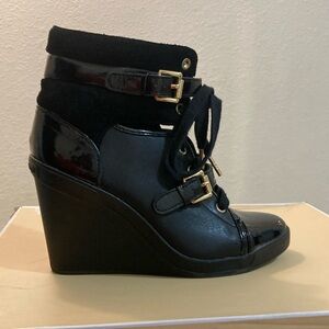 New Years sale! Michael Kors wedges